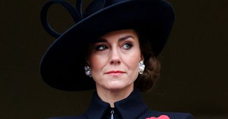 Co się dzieje z księżną Kate? Ekspertka niepokojąco: "W pałacu Buckingham NIC NIE WIEDZĄ"
