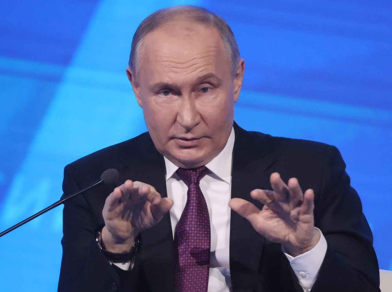 Night skies alight. Russia targets Ukraine's energy in fresh assault