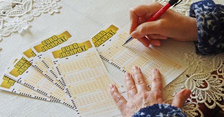 Polak wygrał w Eurojackpot. Totalizator ujawnił, gdzie kupił los