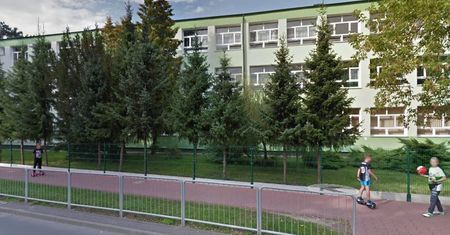 Koronawirus w Polsce. Puławy. Nauczycielka z COVID-19. Część uczniów rozpocznie naukę zdalną