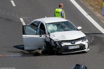 Polacy wydali na polisy 39 mld zł. OC komunikacyjne dalej tanie, choć odszkodowana rosną