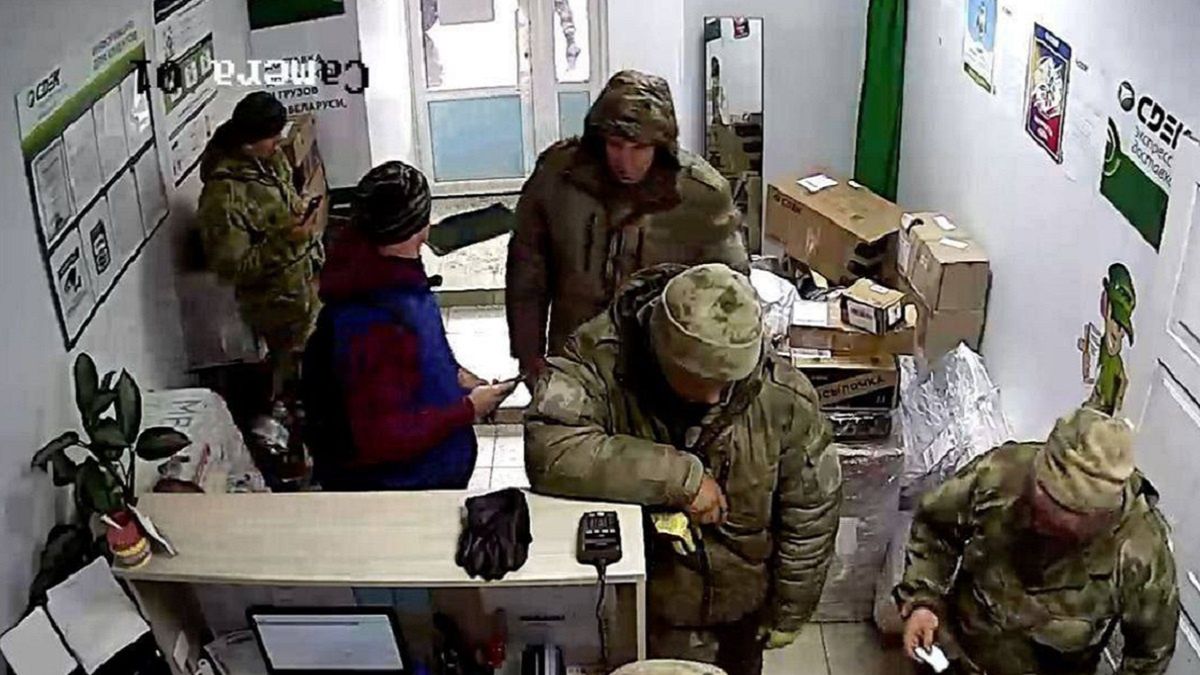 Rosjanie wysyłają zrabowane rzeczy do swojego kraju 