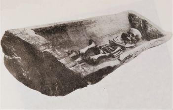 W XIX w. trumna spadła z klifu. Teraz odkryli zagadkę "księżniczki"