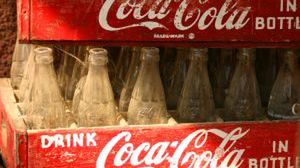 Coca-Cola pomaga pakować 1