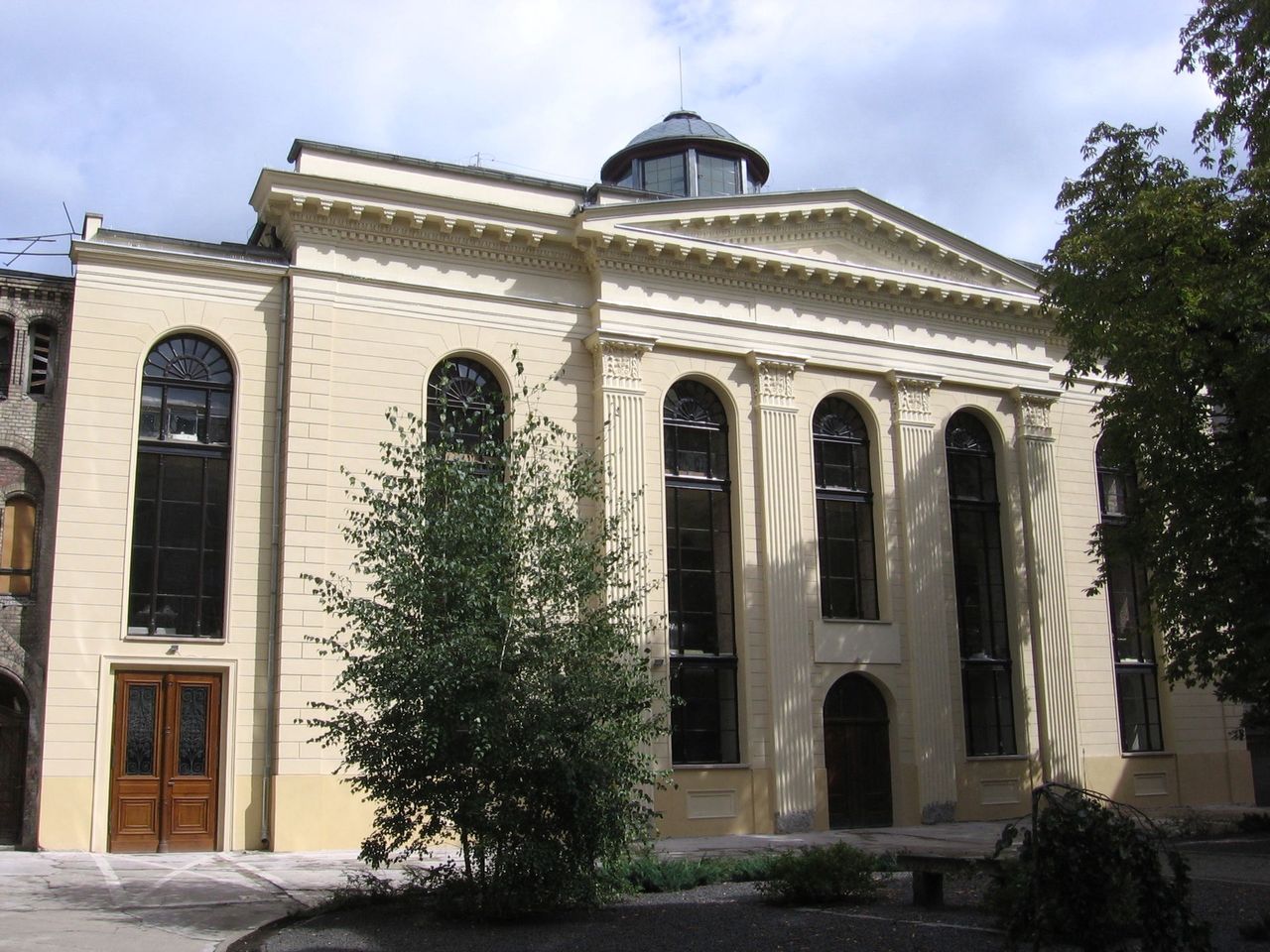 Synagoga zdewastowana. Pojawił się skandaliczny napis