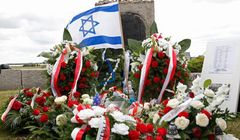 Towarzystwo Dziennikarskie: Politycy PiS zakłamują prawdę o zbrodni w Jedwabnem