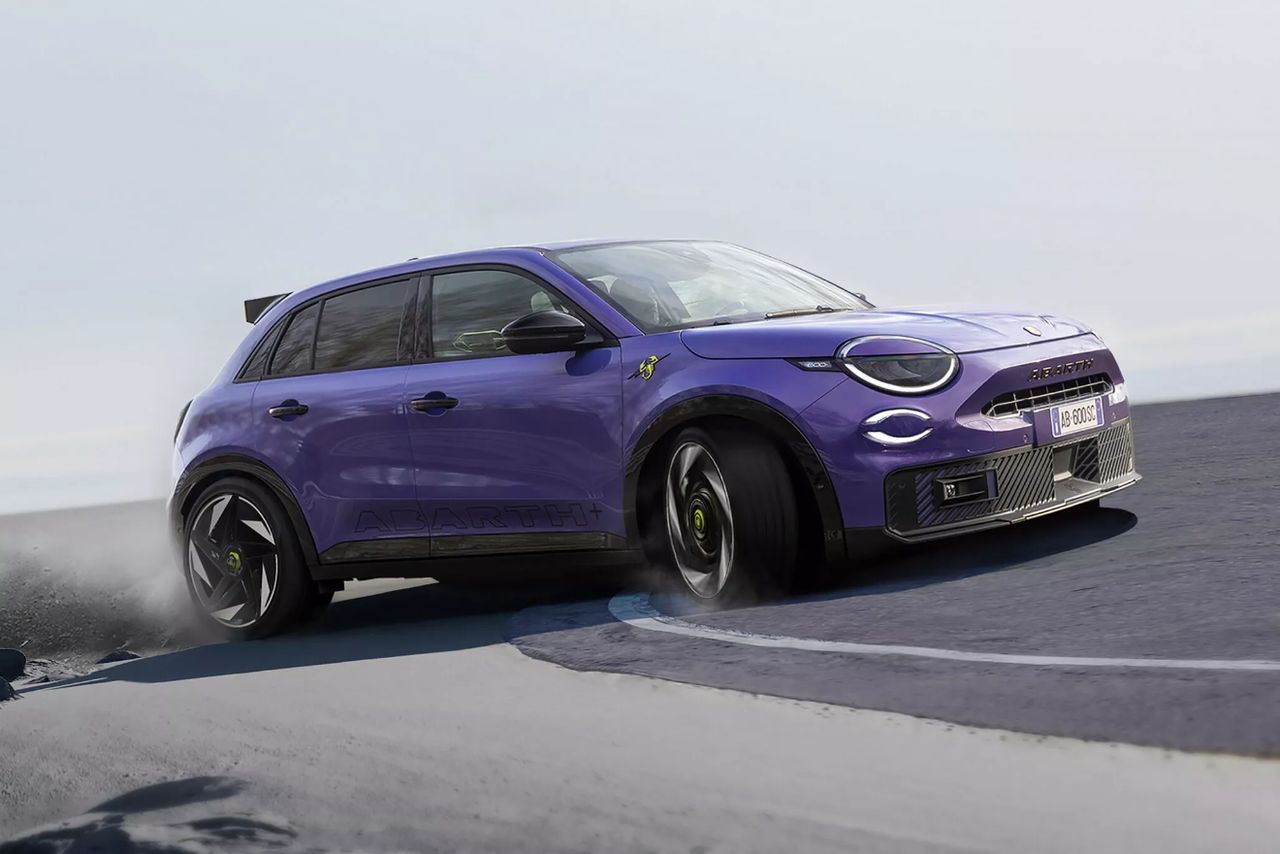 Abarth 600e wyceniony. Ile kosztuje elektryczny SUV ze skorpionem w logo?