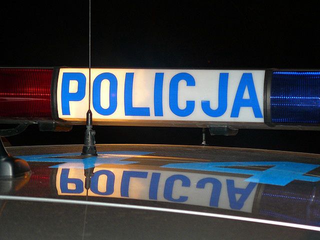 Opoczno. Pijany 13-latek. Policja szuka winnego