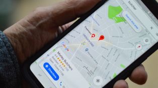 Smartfon się rozładowuje? Pomoże Google Maps