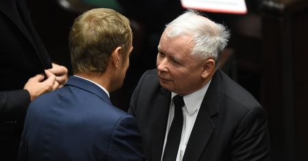 Jarosław Kaczyński w Sejmie: chamska hołota. Donald Tusk ripostuje