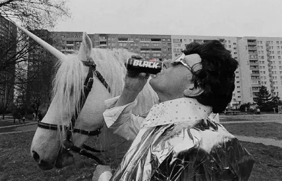 KER: billboard napoju Black wbrew etyce – może kojarzyć się z przemocą