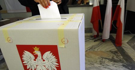 Wybory parlamentarne 2023. Co poszczególne partie oferują kobietom?