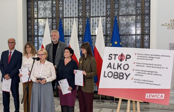 Będzie zakaz reklamy alkoholu i promocji "12+12"? Dwa projekty koalicji rządzącej