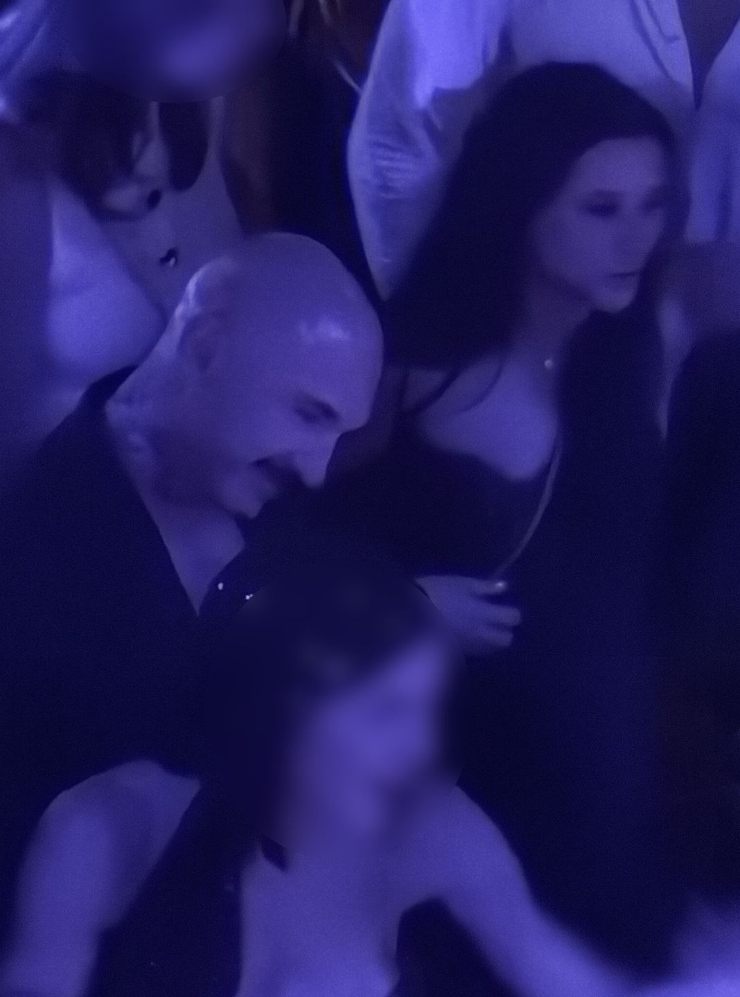 Patryk Vega imprezuje z żoną