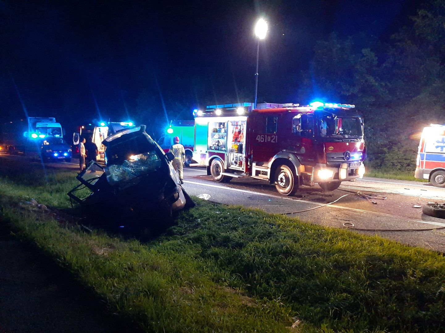 Śmiertelny wypadek na DK 7. Po czołowym zderzeniu zginęła kobieta