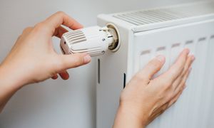 Mało kto robi to z grzejnikami przed sezonem. Ten prosty błąd kosztuje setki złotych