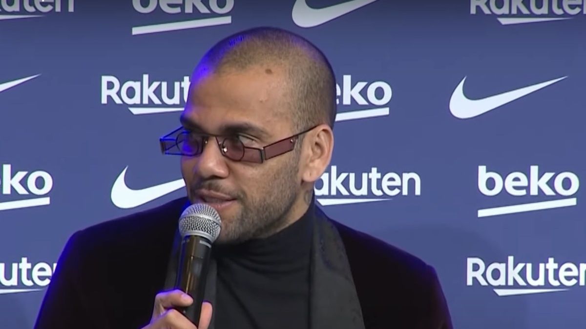Dani Alves na prezentacji w FC Barcelonie