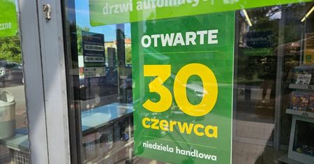 Niedziele handlowe 2024. Czy 30 czerwca zrobimy zakupy? Które sklepy otwarte i w jakich godzinach?