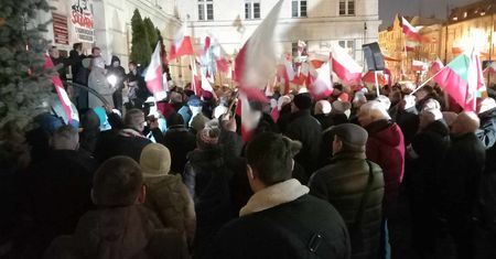 Domagali się uwolnienia Kamińskiego i Wąsika. "Cześć i chwała bohaterom"