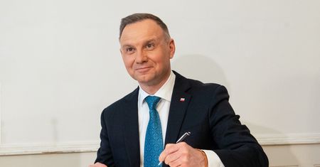 Przestrzegają Dudę. Apel byłych prezydentów