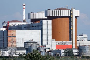 Eksplozja drona przy ukraińskiej elektrowni atomowej. Powstał lej