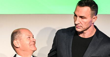 Niemcy znów w ogniu krytyki za "dostawy" broni Ukrainie. Ostre słowa Donalda Tuska