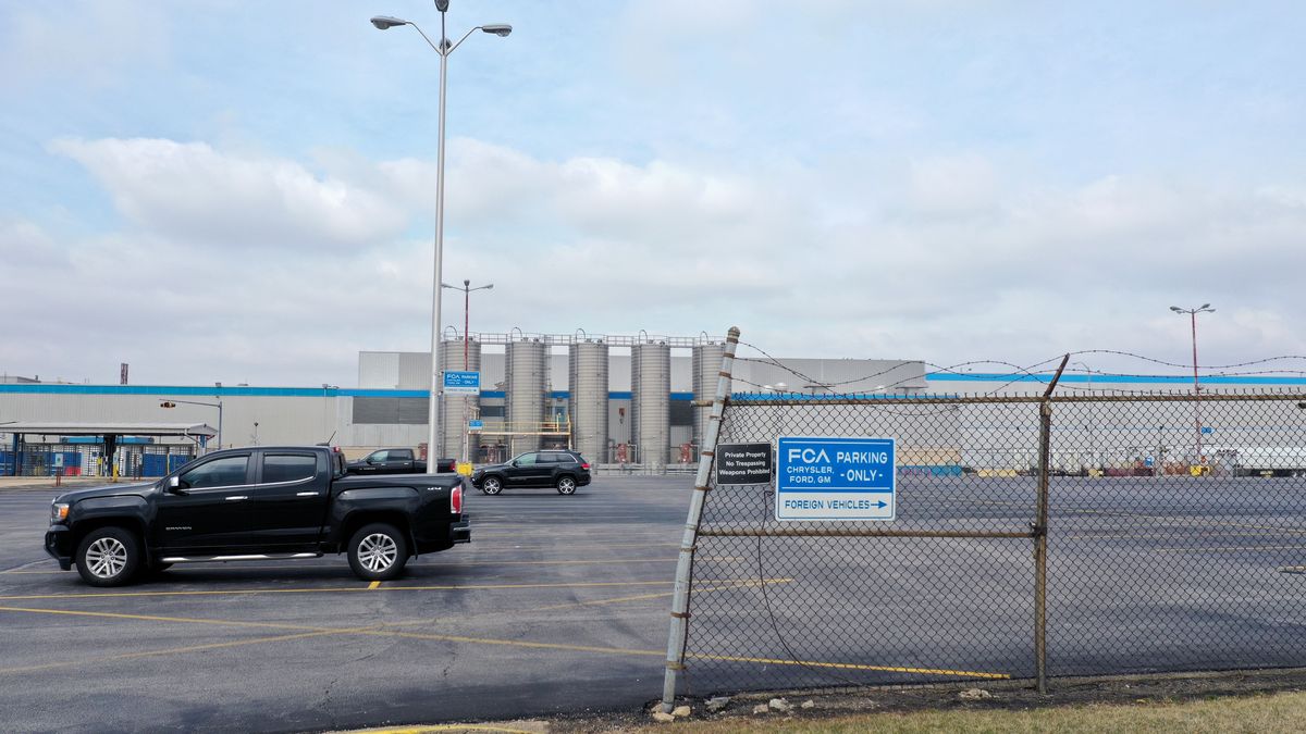 FCA jest 8 pod względem wielkości producentem samochodów na świecie. I on stara się o pomoc państwa.