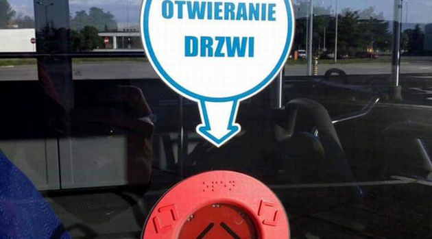 Luzowanie obostrzeń. MPK rezygnuje ze stref wydzielonych. Pasażer sam otworzy sobie drzwi