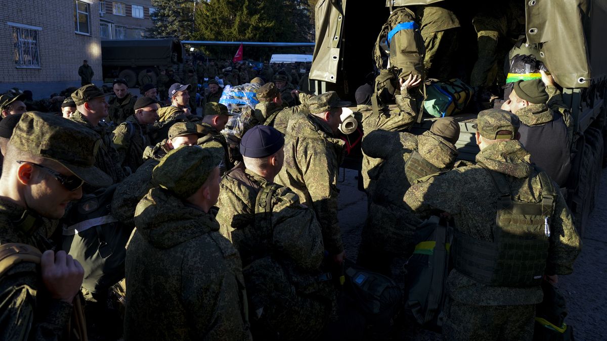 MOSCOW, RUSSIA - OCTOBER 10: Russian citizens drafted during the partial mobilization are seen being dispatched to combat coordination areas after a military call-up for the Russia-Ukraine war in Moscow, Russia on October 10, 2022. (Photo by Stringer/Anadolu Agency via Getty Images)