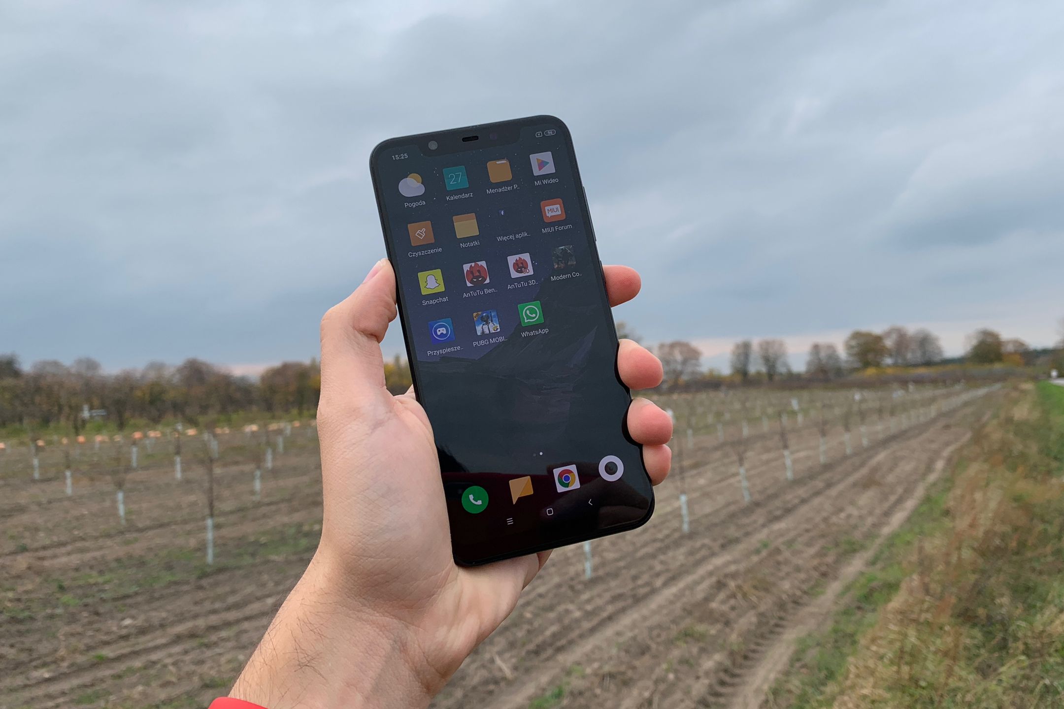 Test Xiaomi Mi 8 – przypomina iPhone'a X, ale nie ceną 2