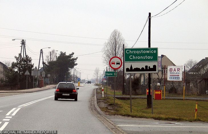 Gdzieniegdzie już można zobaczyć dwujęzyczne oznakowanie