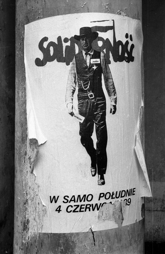 Plakat-legenda. Pojawił się o świcie 4 czerwca, stał się symbolem politycznej przemiany 2