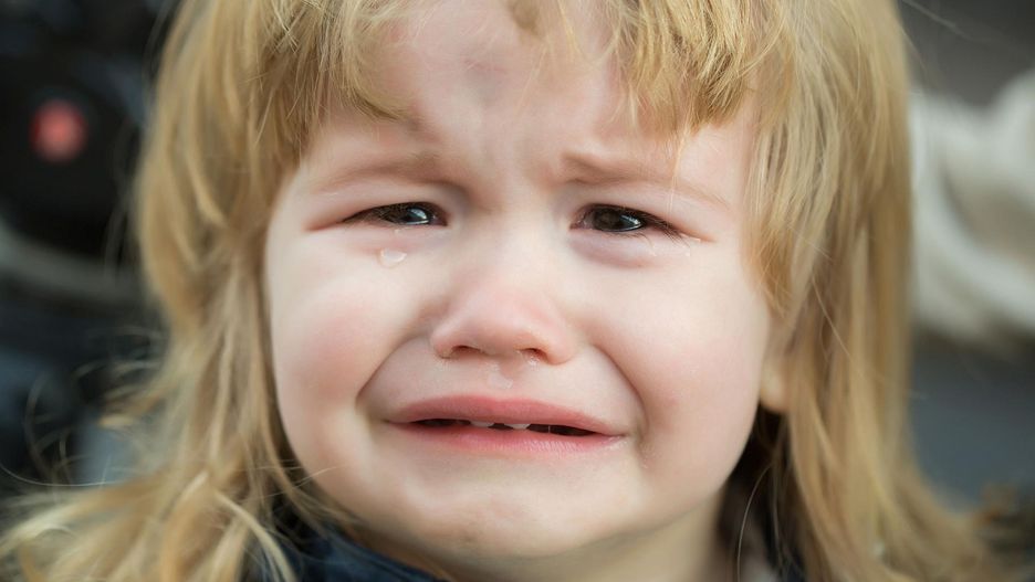 Dramat 11-latki. Nietrzeźwa matka zostawiła ją samą w domu. Dziecko wezwało pomoc