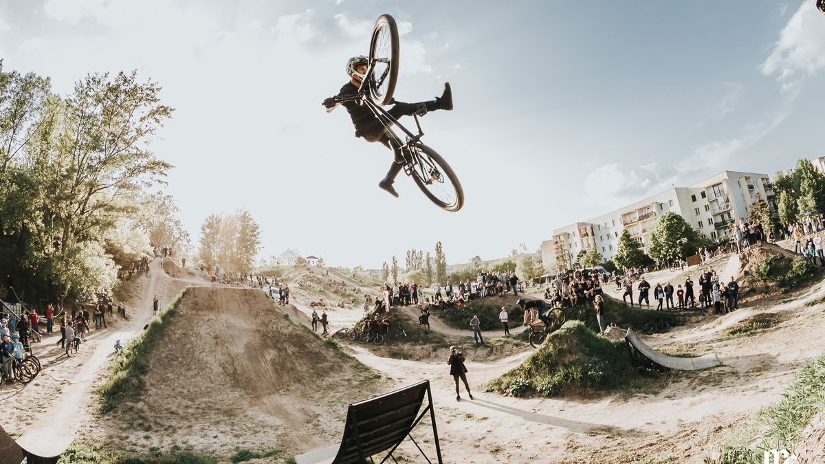 Bike Park Kazoora: Sezon na zdjęcia sportów ekstremalnych rozpoczęty 1