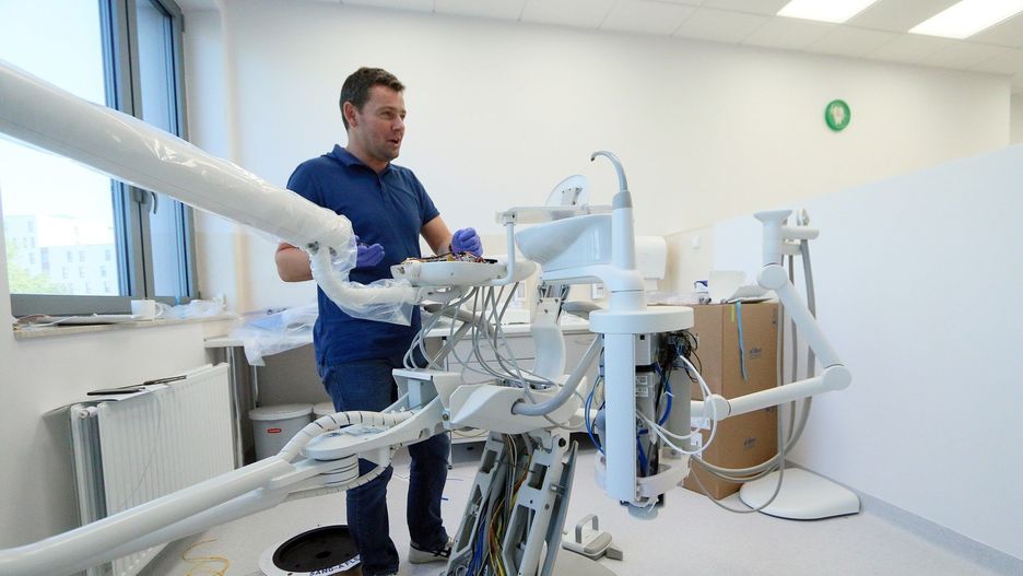 Jakie usługi stomatologiczne są dostępne w ramach usług NFZ?