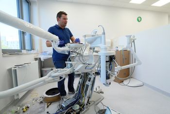 Dentysta na NFZ: taka pomoc stomatologiczna przysługuje "za darmo" w 2025