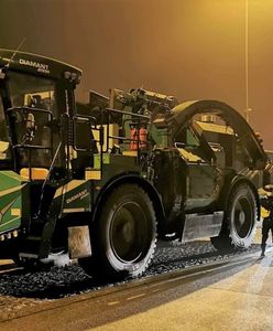 Łódzkie. 32-tonowy kombajn na autostradzie A1