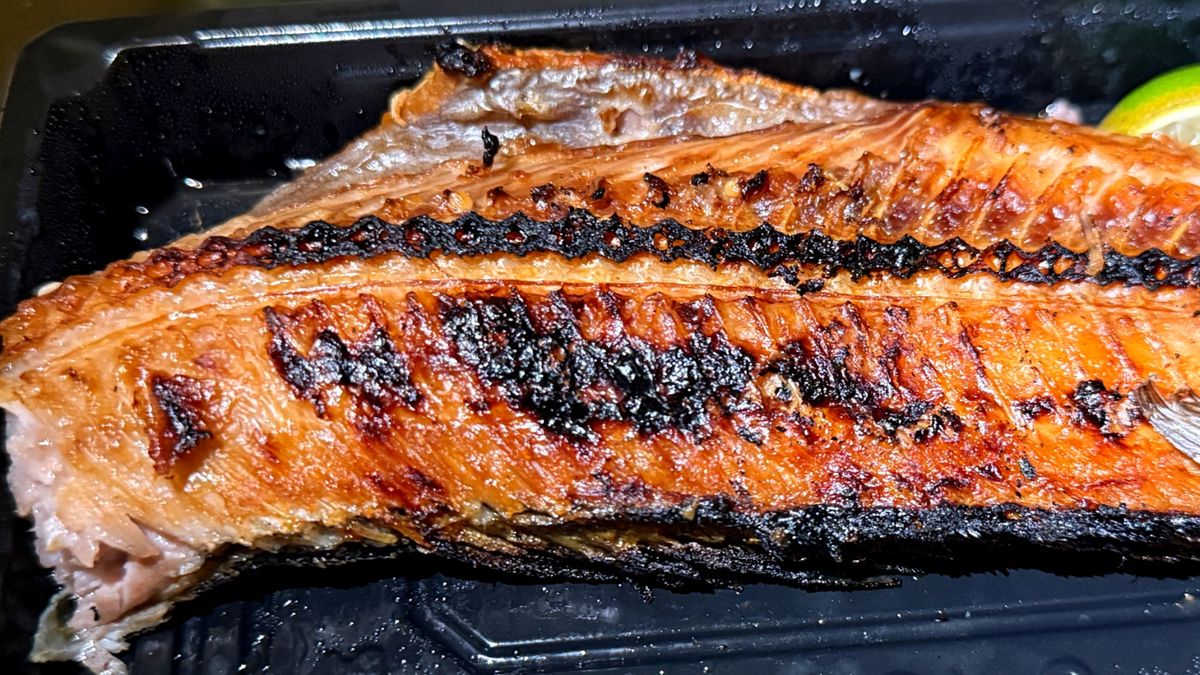 Lin najczęściej pochodzi z małych hodowli lub połowów lokalnych.