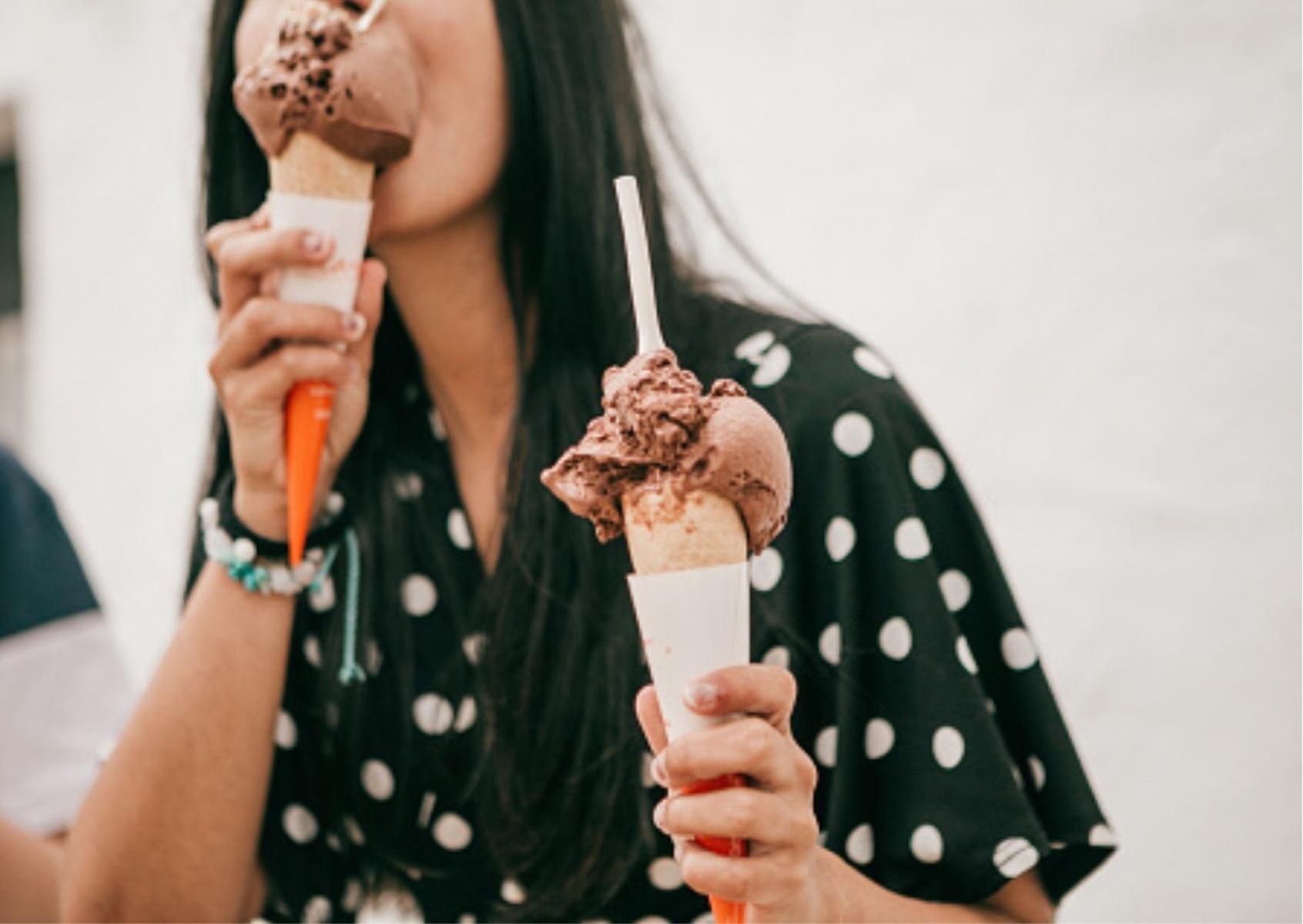 Zbyt pospieszne jedzenie lodów może skończyć się anginą