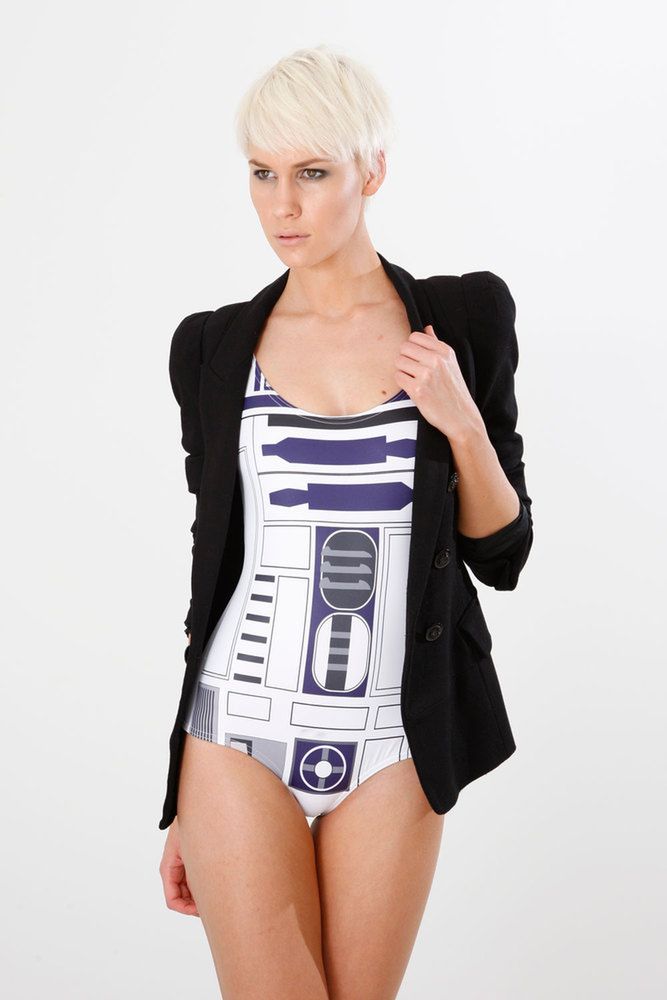 Geekowskie dziewczyny w strojach kąpielowych R2D2 [galeria] 11