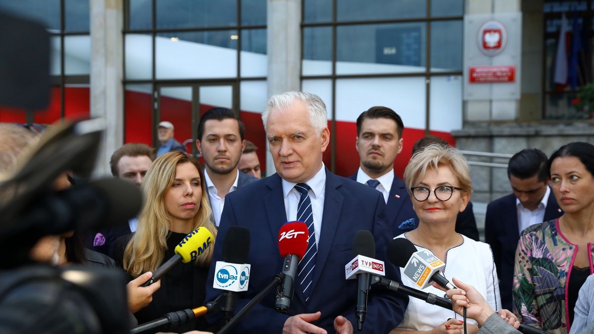 Rozpad rządowej koalicji. Po odwołaniu Gowina odchodzą kolejni politycy Porozumienia