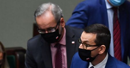 Obostrzenia dla seniorów. Koronawirus wymusza zmiany. Znamy decyzje rządu