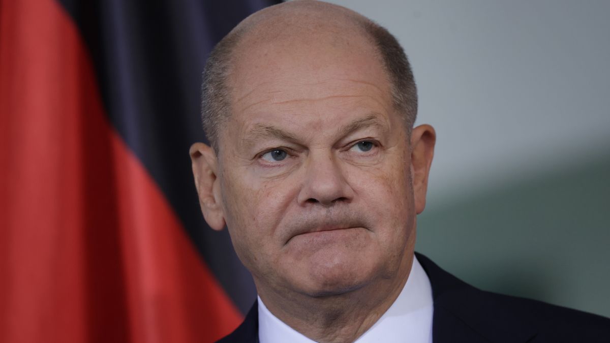 BERLIN, GERMANY - NOVEMBER 06: German Chancellor Olaf Scholz gives a statement to the media following the win of Donald Trump in U.S. presidential elections on November 06, 2024 in Berlin, Germany. Many people in Germany see the outcome with anxiety, fearing a negative impact for the German economy and its security. (Photo by Sean Gallup/Getty Images)