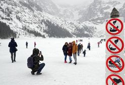 Tatry. Pod turystami załamał się lód na Morskim Oku