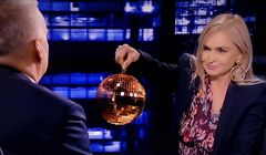 Monika Olejnik w „Kropce nad i” dała posłowi PO kulę dyskotekową. „Był pan na urodzinach”