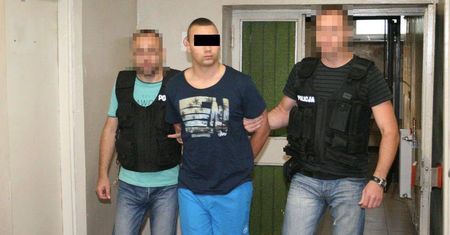 Mieszkaniec Warszawy próbował podszyć się pod policjanta. Usiłował wyłudzić 22 tys. zł