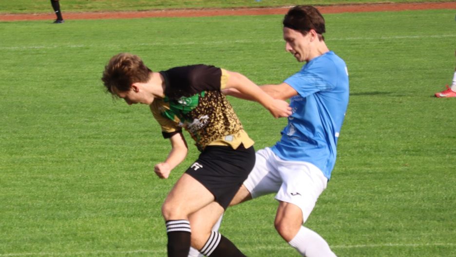 V liga piłkarska, zachód: Unia Oświęcim - KS Chełmek 1:2