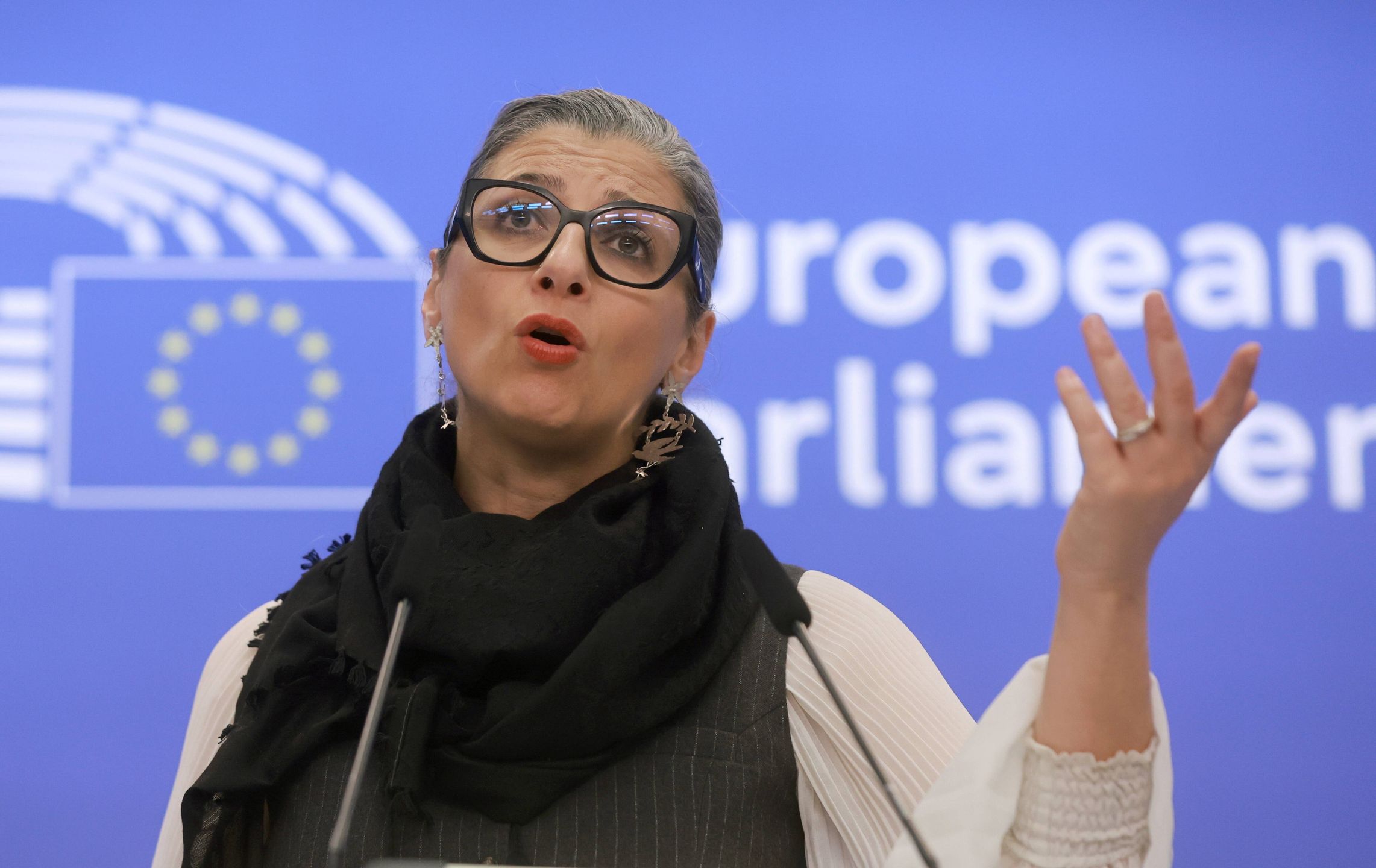 Francesca Albanese podczas konferencji prasowej w Brukseli