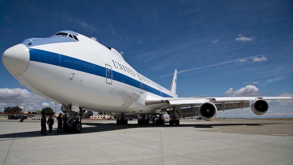 E-4B został zbudowany na bazie Jumbo Jeta – Boeinga 747-200