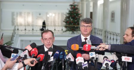Kamiński i Wąsik na razie nie trafią do więzienia
